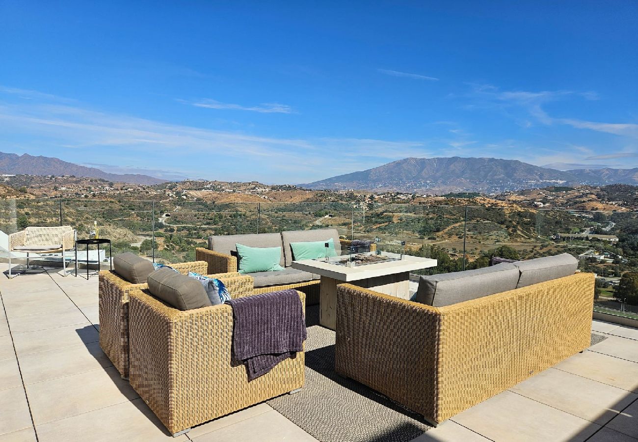 Apartamento en La Cala de Mijas - Ático con 2 grandes terrazas y una pequeña piscina 
