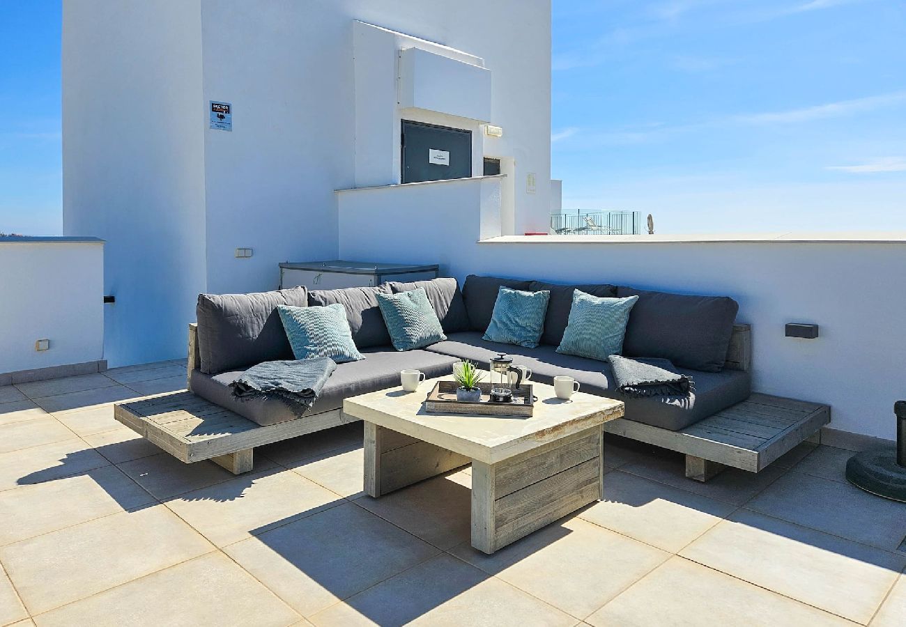 Apartamento en La Cala de Mijas - Ático con 2 grandes terrazas y una pequeña piscina 