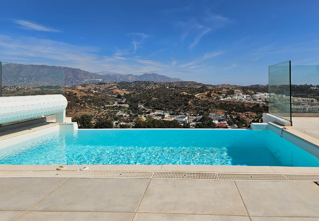 Apartamento en La Cala de Mijas - Ático con 2 grandes terrazas y una pequeña piscina 