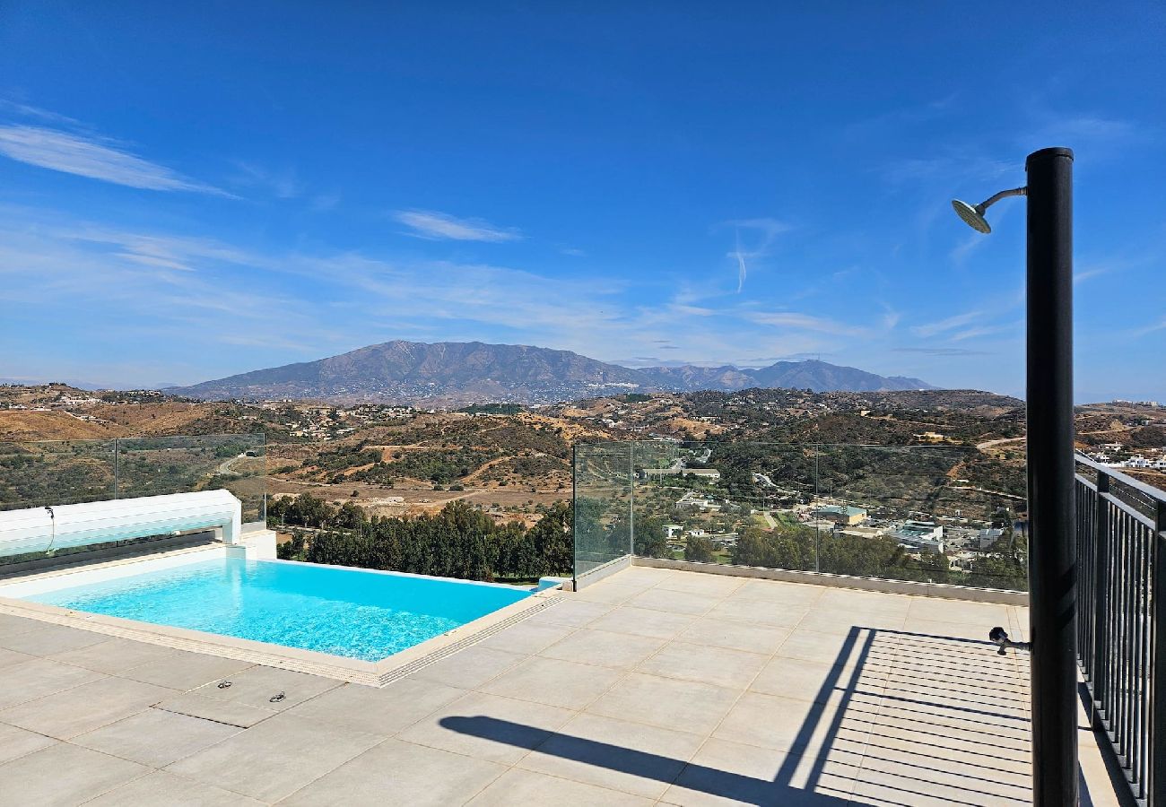 Apartamento en La Cala de Mijas - Ático con 2 grandes terrazas y una pequeña piscina 