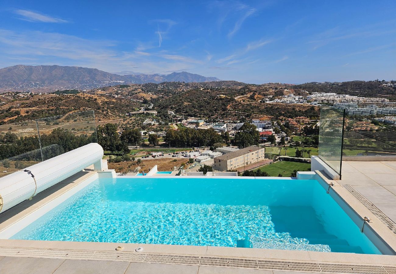 Apartamento en La Cala de Mijas - Ático con 2 grandes terrazas y una pequeña piscina 