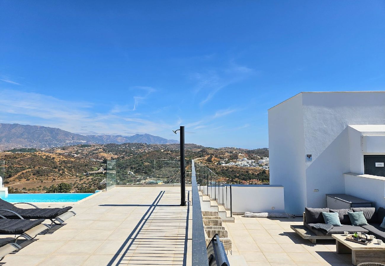 Apartamento en La Cala de Mijas - Ático con 2 grandes terrazas y una pequeña piscina 