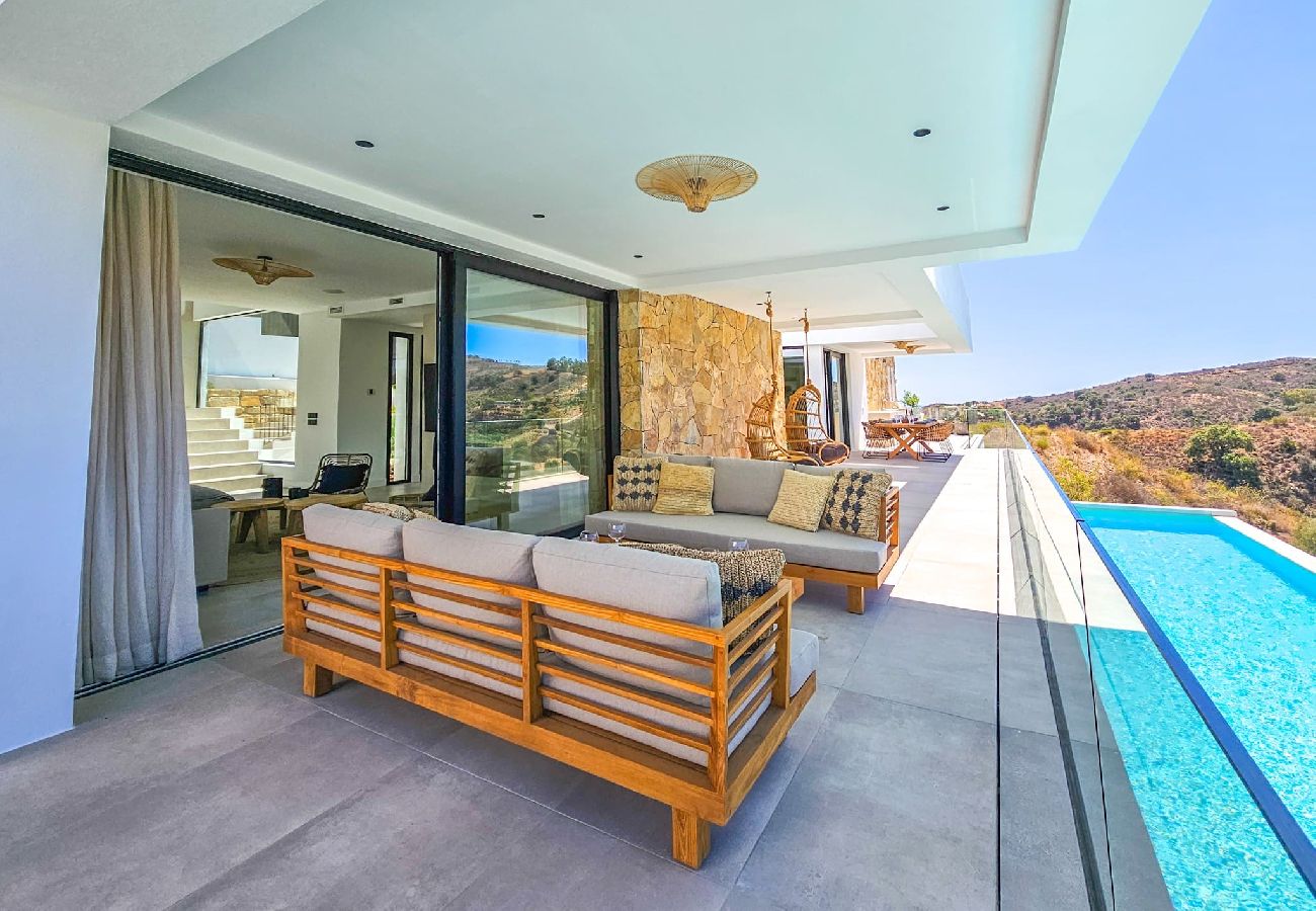 Villa en La Cala de Mijas - Villa elegante con piscina privada y gimnasio al aire libre