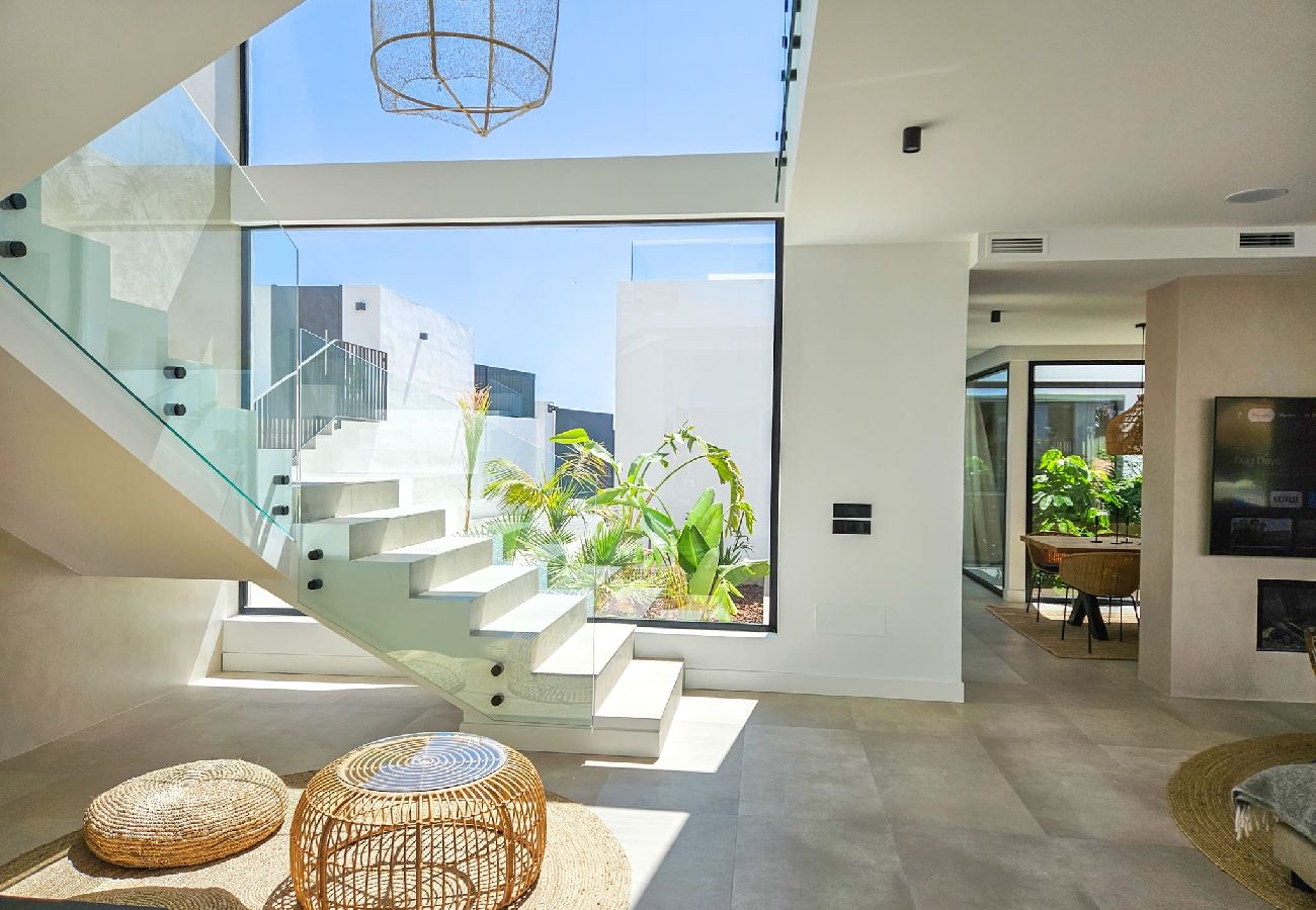 Villa en La Cala de Mijas - Villa elegante con piscina privada y gimnasio al aire libre