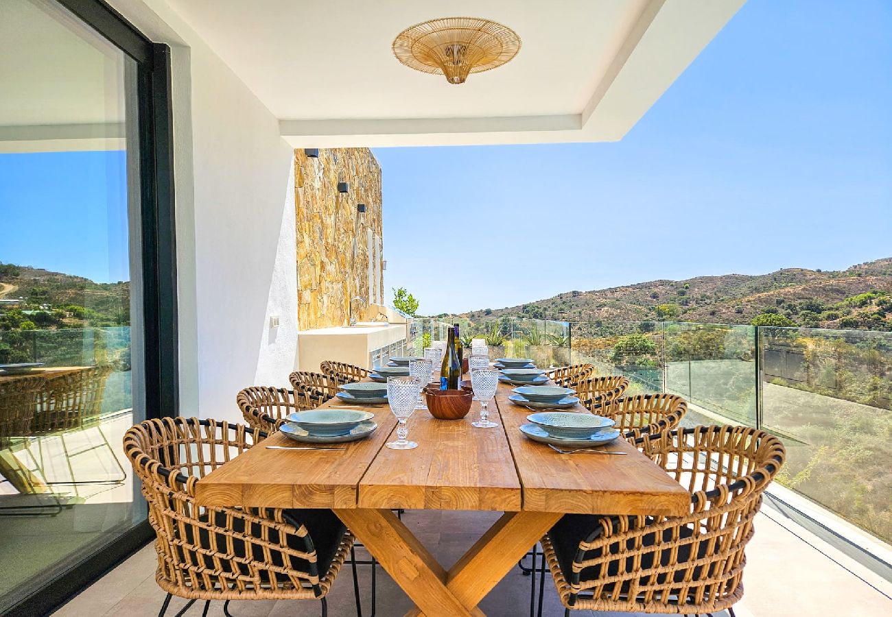 Villa en La Cala de Mijas - Villa elegante con piscina privada y gimnasio al aire libre