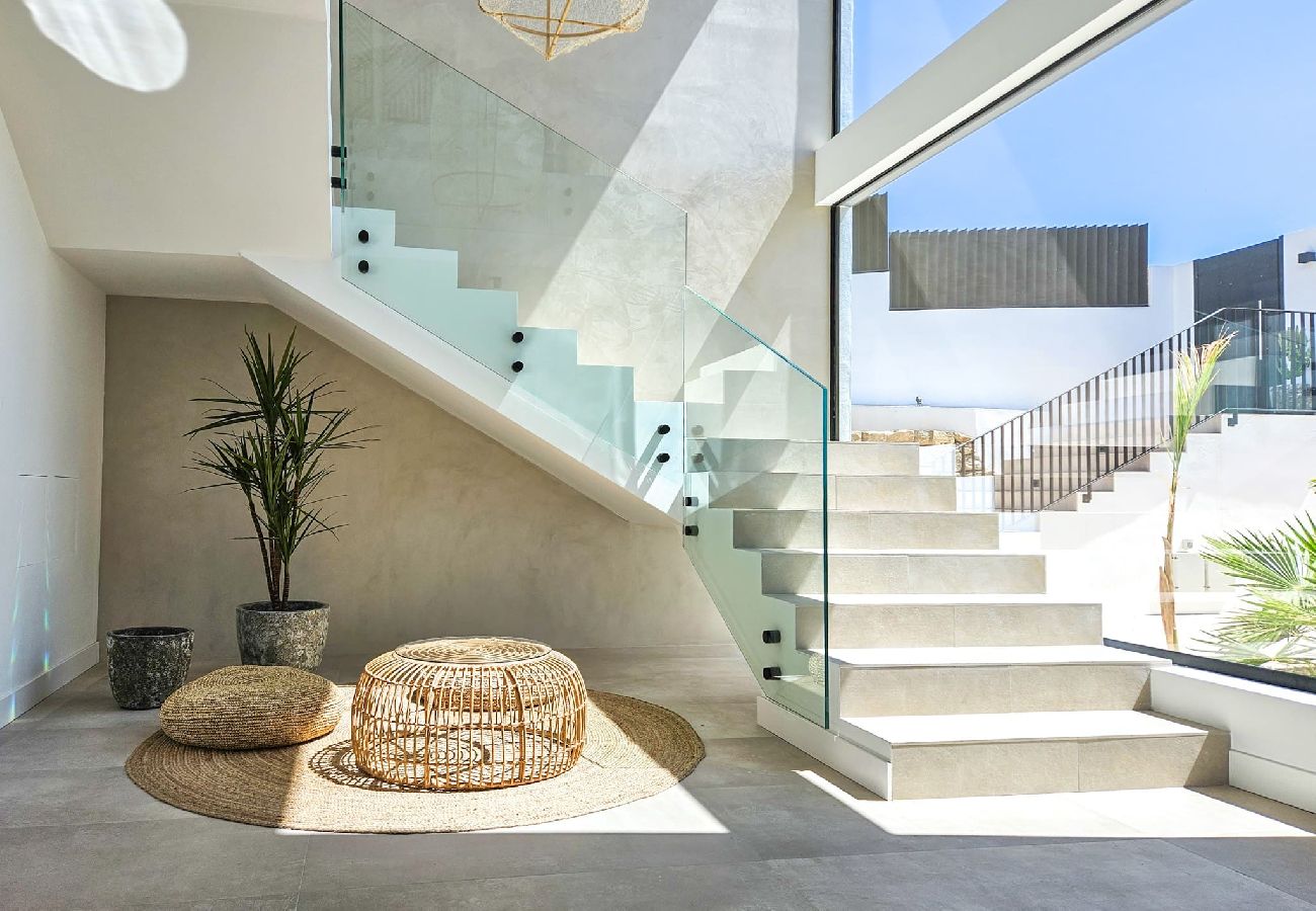 Villa en La Cala de Mijas - Villa elegante con piscina privada y gimnasio al aire libre