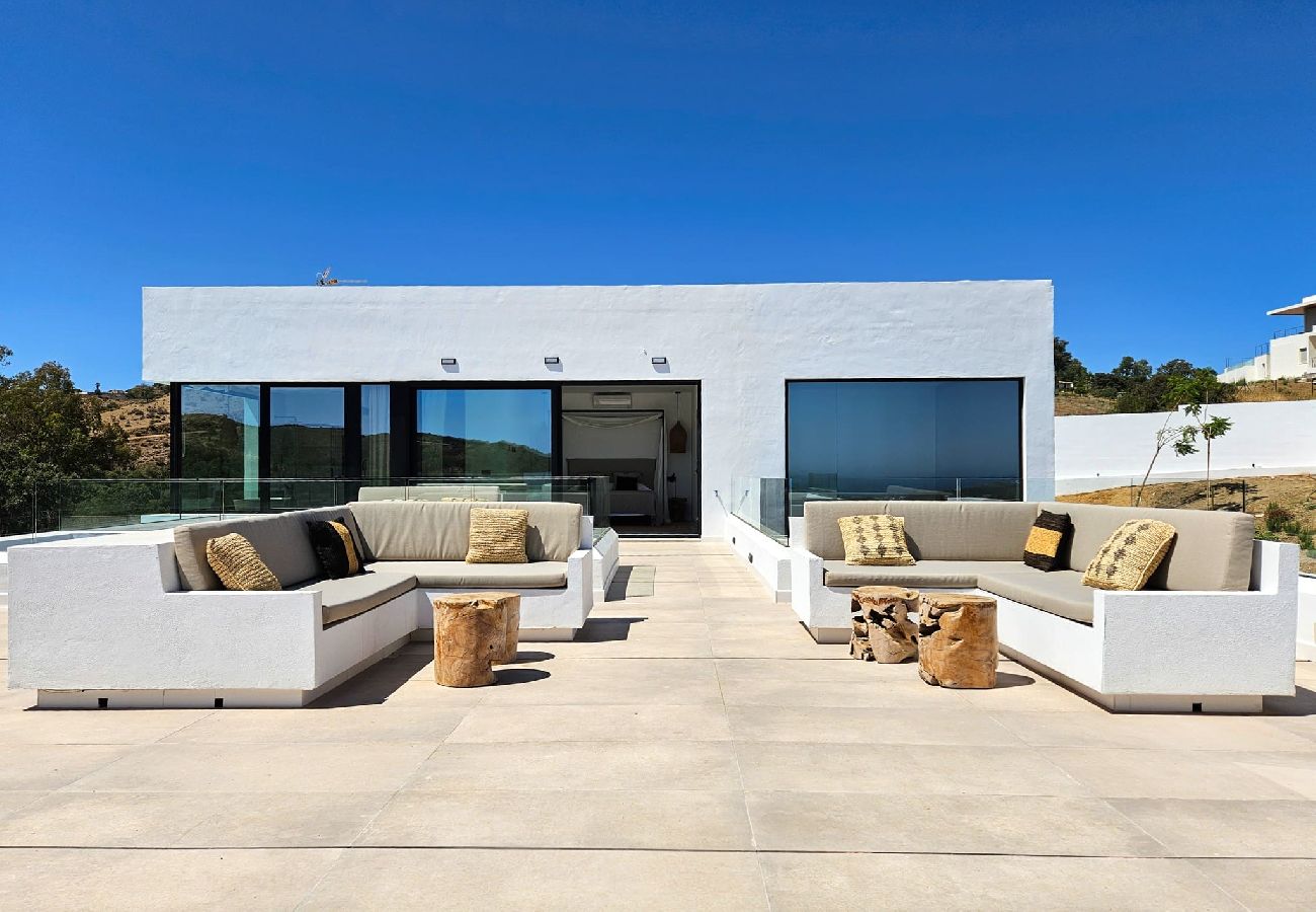 Villa en La Cala de Mijas - Villa elegante con piscina privada y gimnasio al aire libre