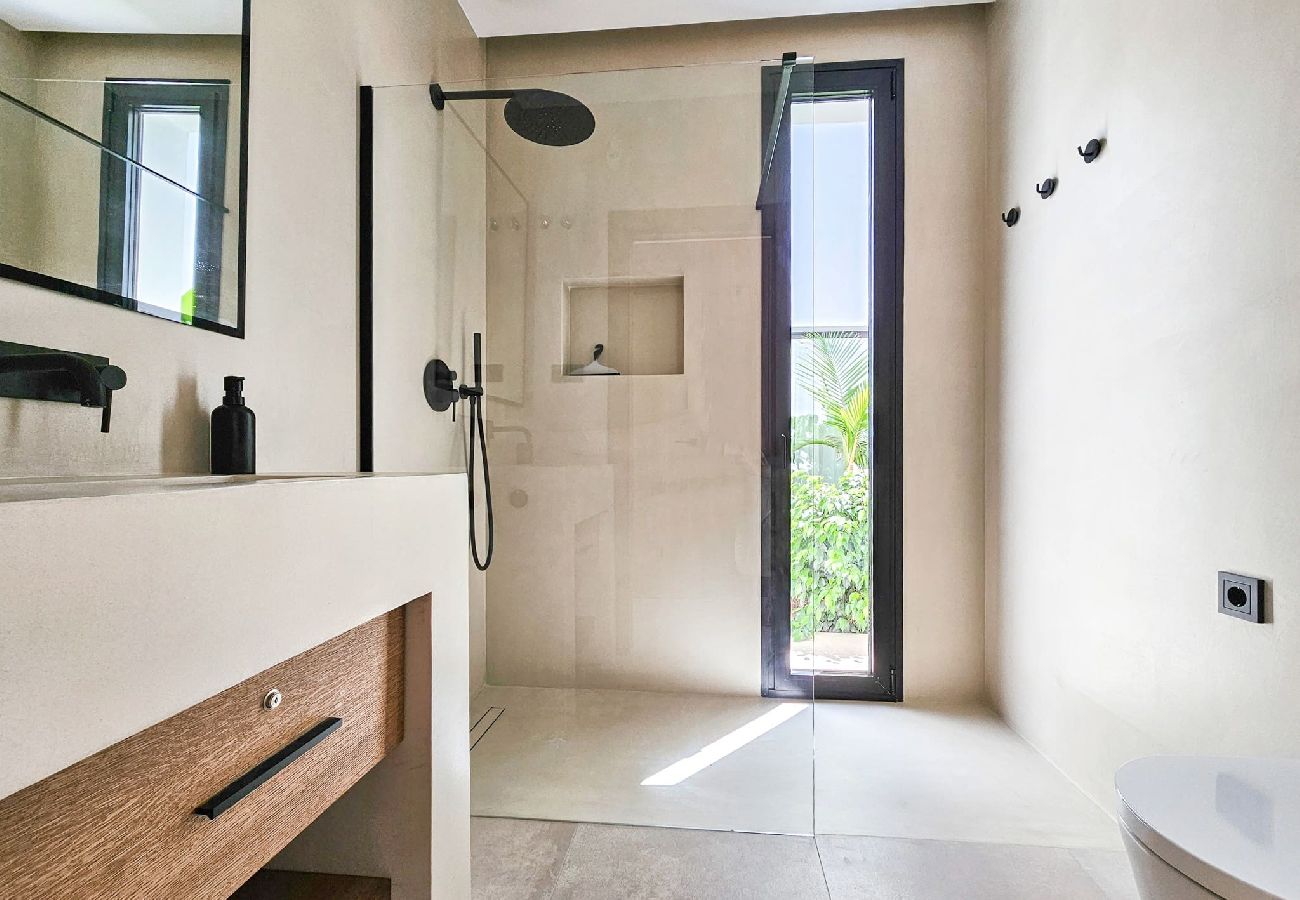 Villa en La Cala de Mijas - Villa elegante con piscina privada y gimnasio al aire libre