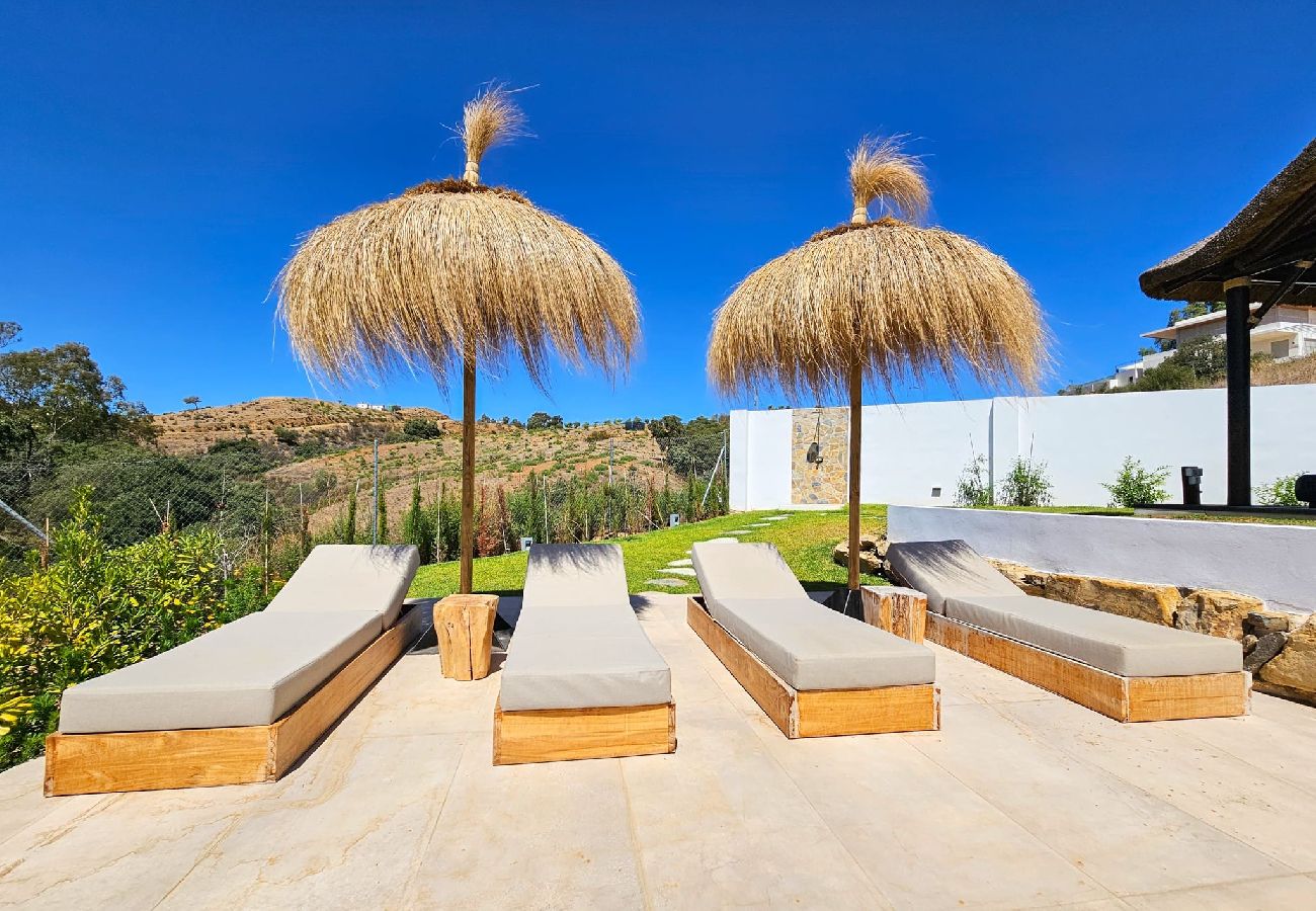 Villa en La Cala de Mijas - Villa elegante con piscina privada y gimnasio al aire libre