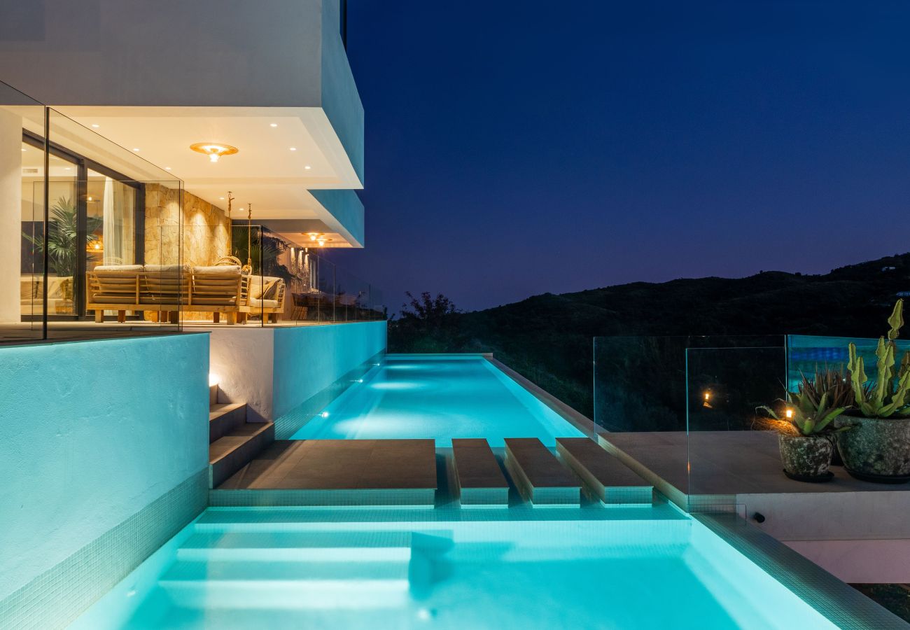 Villa en Mijas Costa - Villa elegante con piscina privada y gimnasio al aire libre