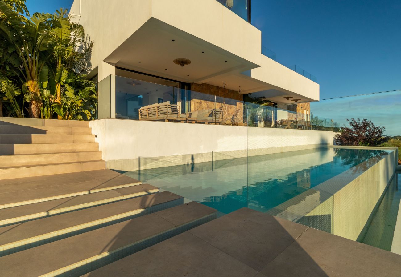 Villa en Mijas Costa - Villa elegante con piscina privada y gimnasio al aire libre
