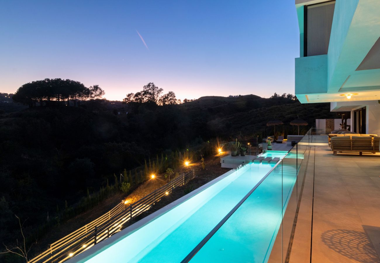 Villa en Mijas Costa - Villa elegante con piscina privada y gimnasio al aire libre