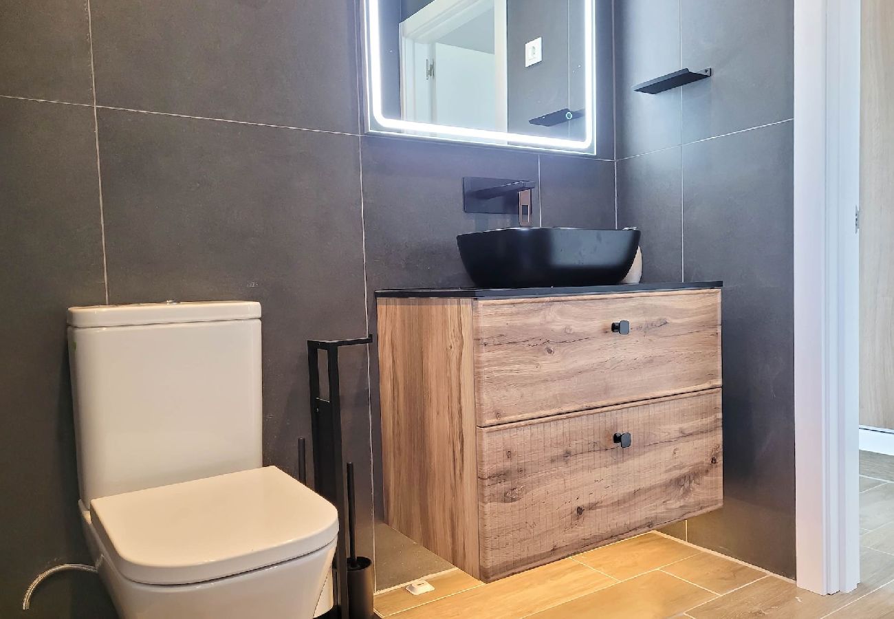 Villa en Mijas Costa - Chalet de 3 dormitorios - piscina compartida @ Jardines de la Suerte
