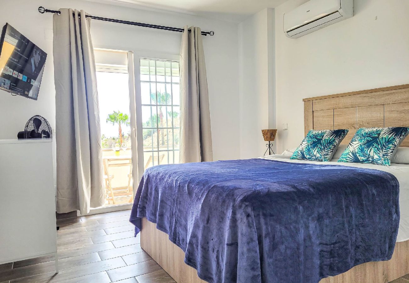 Villa en Mijas Costa - Chalet de 3 dormitorios - piscina compartida @ Jardines de la Suerte