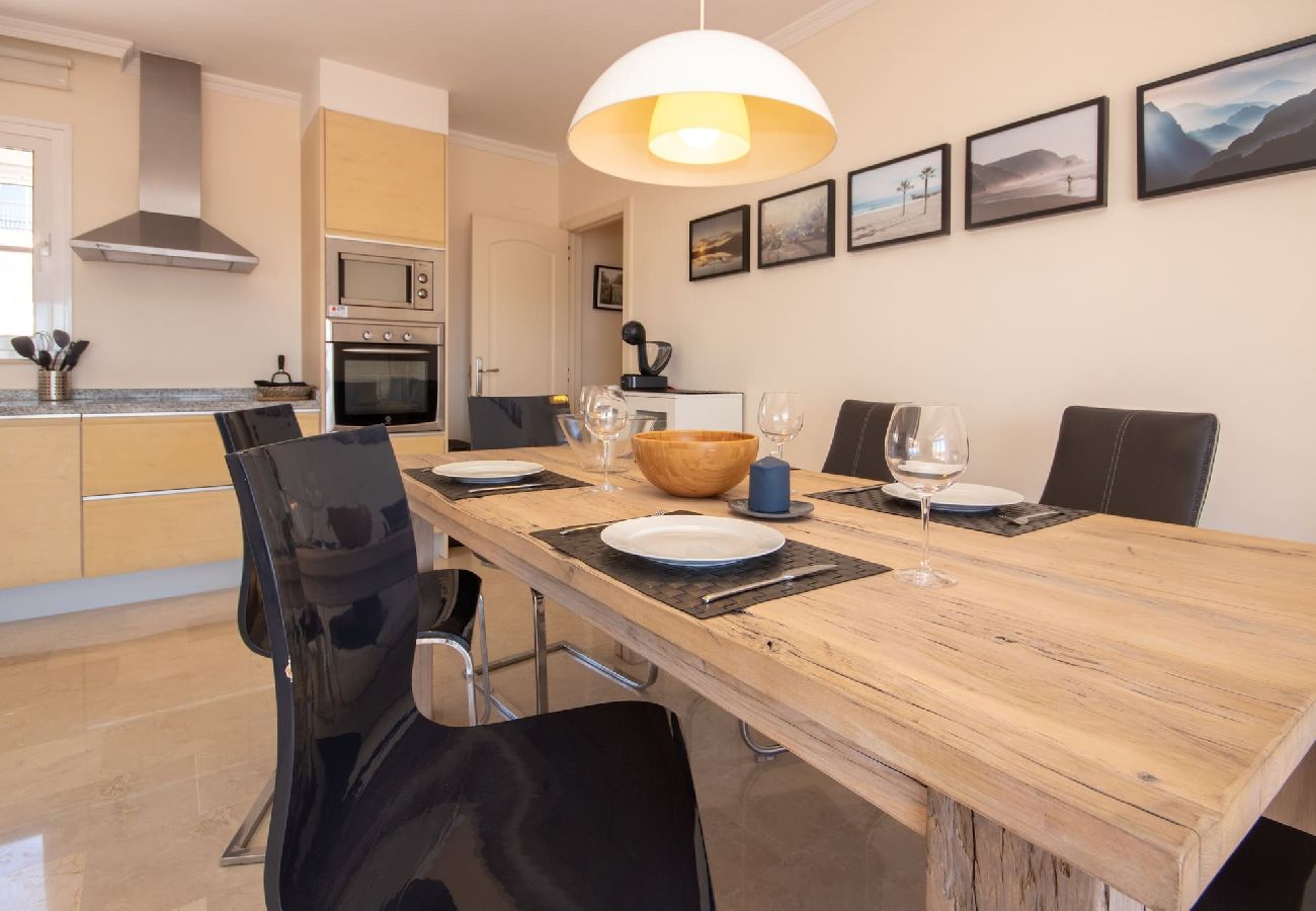 Apartamento en Mijas Costa - Amplio Ático con Vistas Panorámicas