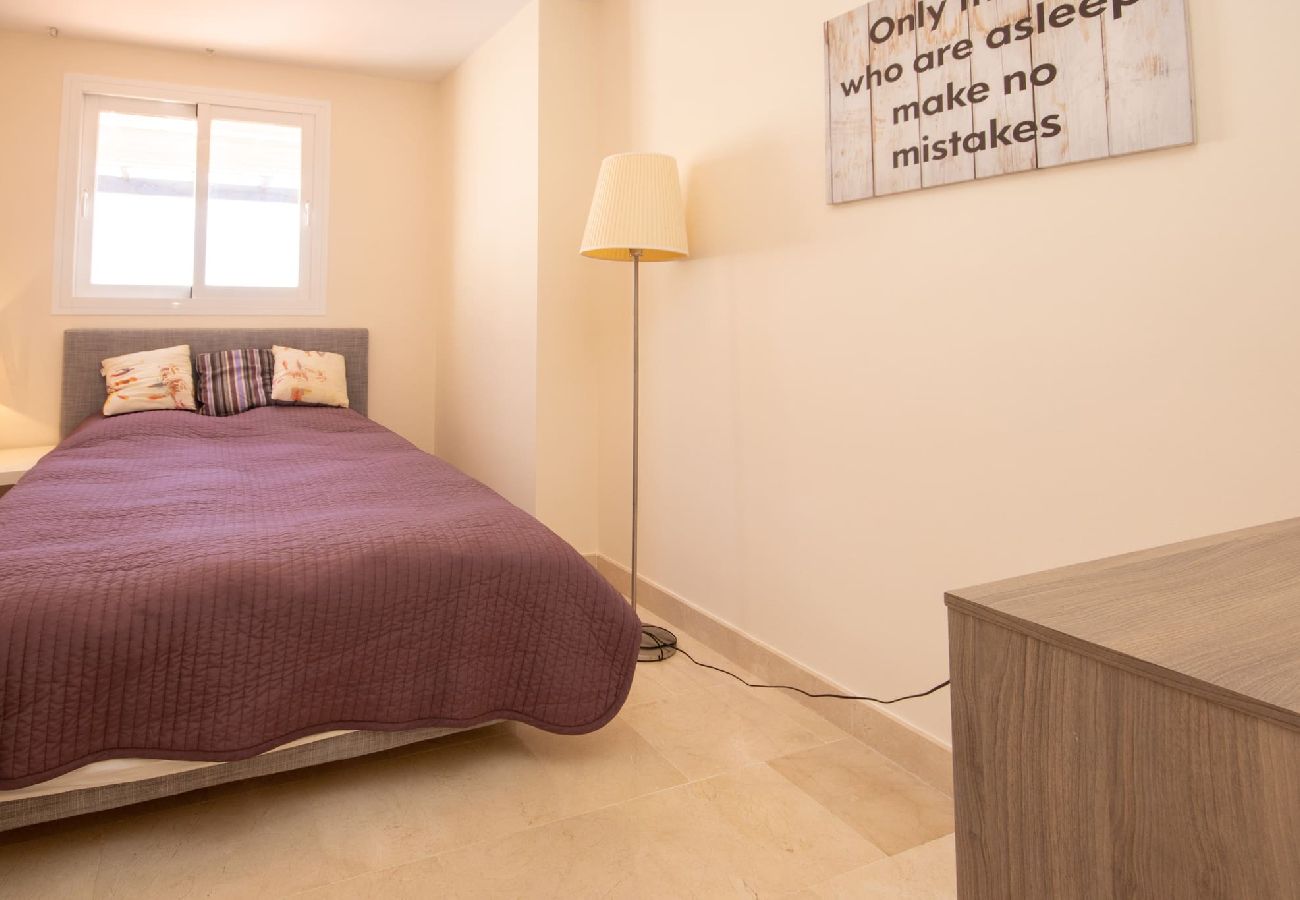 Apartamento en Mijas Costa - Amplio Ático con Vistas Panorámicas