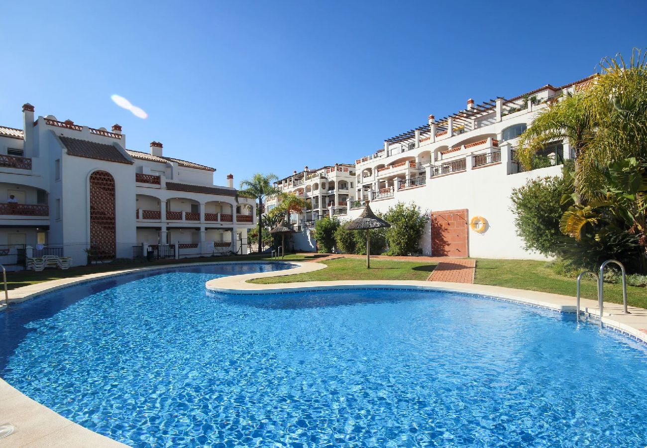 Apartamento en Mijas Costa - Amplio Ático con Vistas Panorámicas