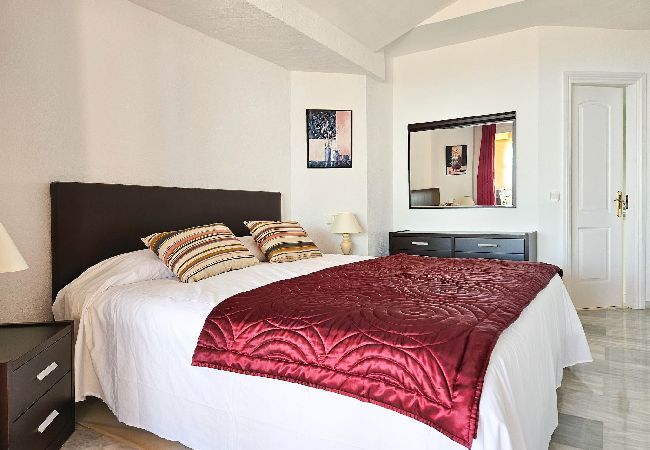 Apartamento en Mijas Costa - Ático de 3 dormitorios en Calahonda Apartamento en Mijas Costa - Ático de 3 dormitorios en Calahonda