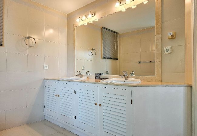 Apartamento en Mijas Costa - Ático de 3 dormitorios en Calahonda Apartamento en Mijas Costa - Ático de 3 dormitorios en Calahonda