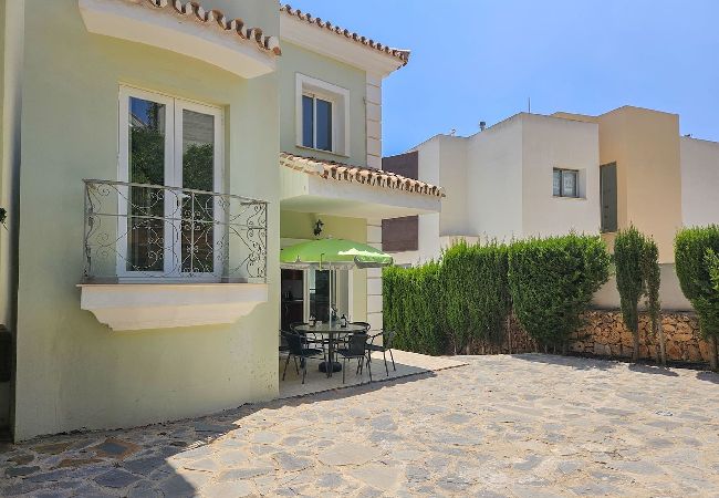 Villa en Mijas Costa - Hermosa villa de 5 dormitorios con piscina Villa en Mijas Costa - Hermosa villa de 5 dormitorios con piscina