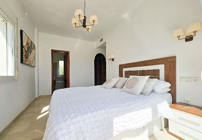 Villa en Mijas Costa - Hermosa villa de 5 dormitorios con piscina Villa en Mijas Costa - Hermosa villa de 5 dormitorios con piscina