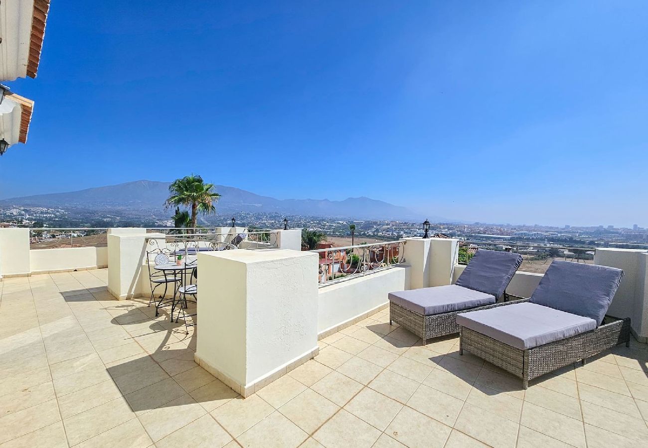 Villa en Mijas Costa - Hermosa villa de 5 dormitorios con piscina