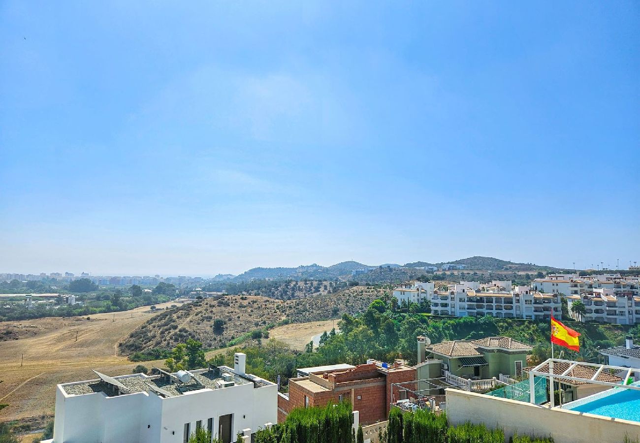 Villa en Mijas Costa - Hermosa villa de 5 dormitorios con piscina