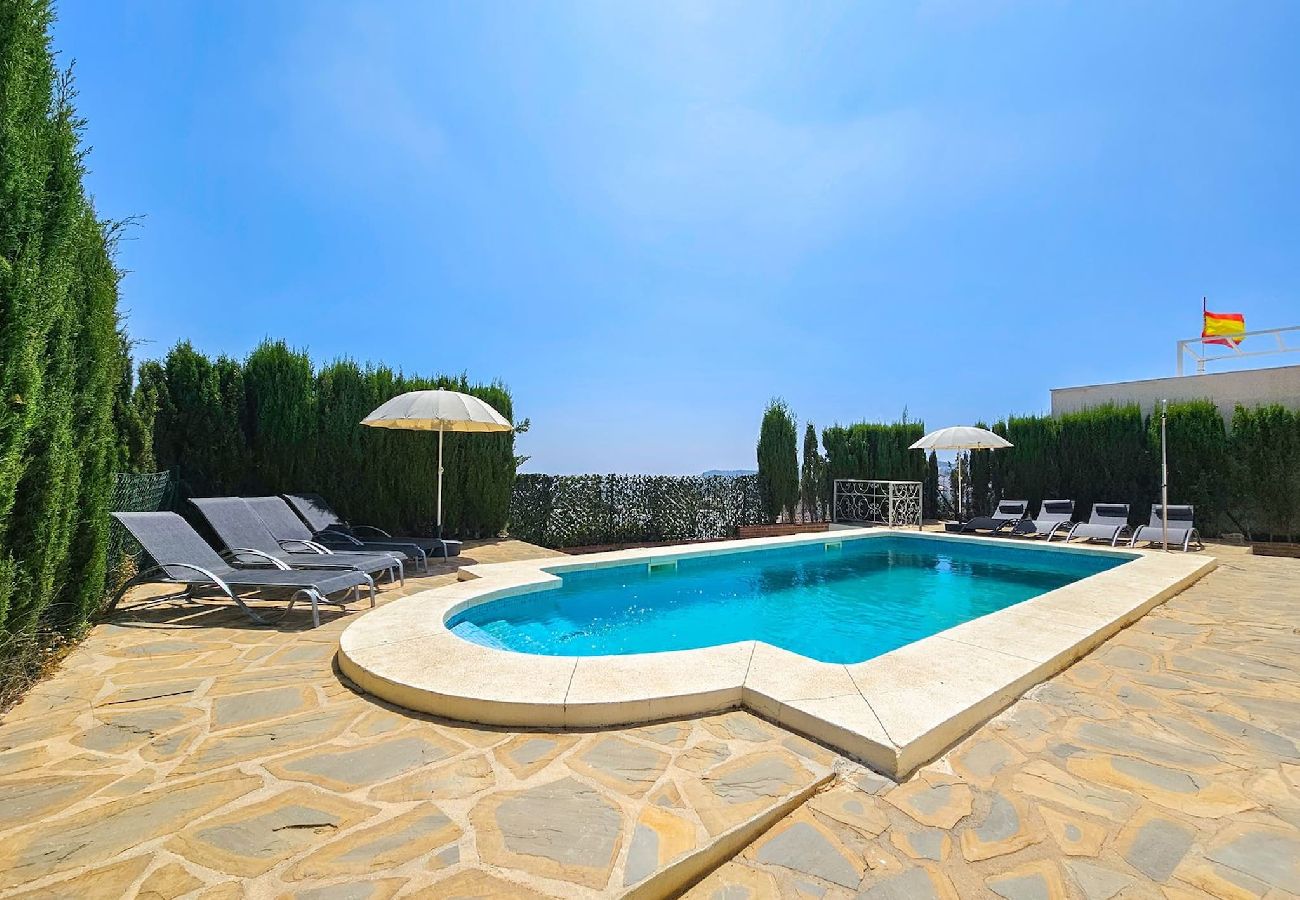 Villa en Mijas Costa - Hermosa villa de 5 dormitorios con piscina