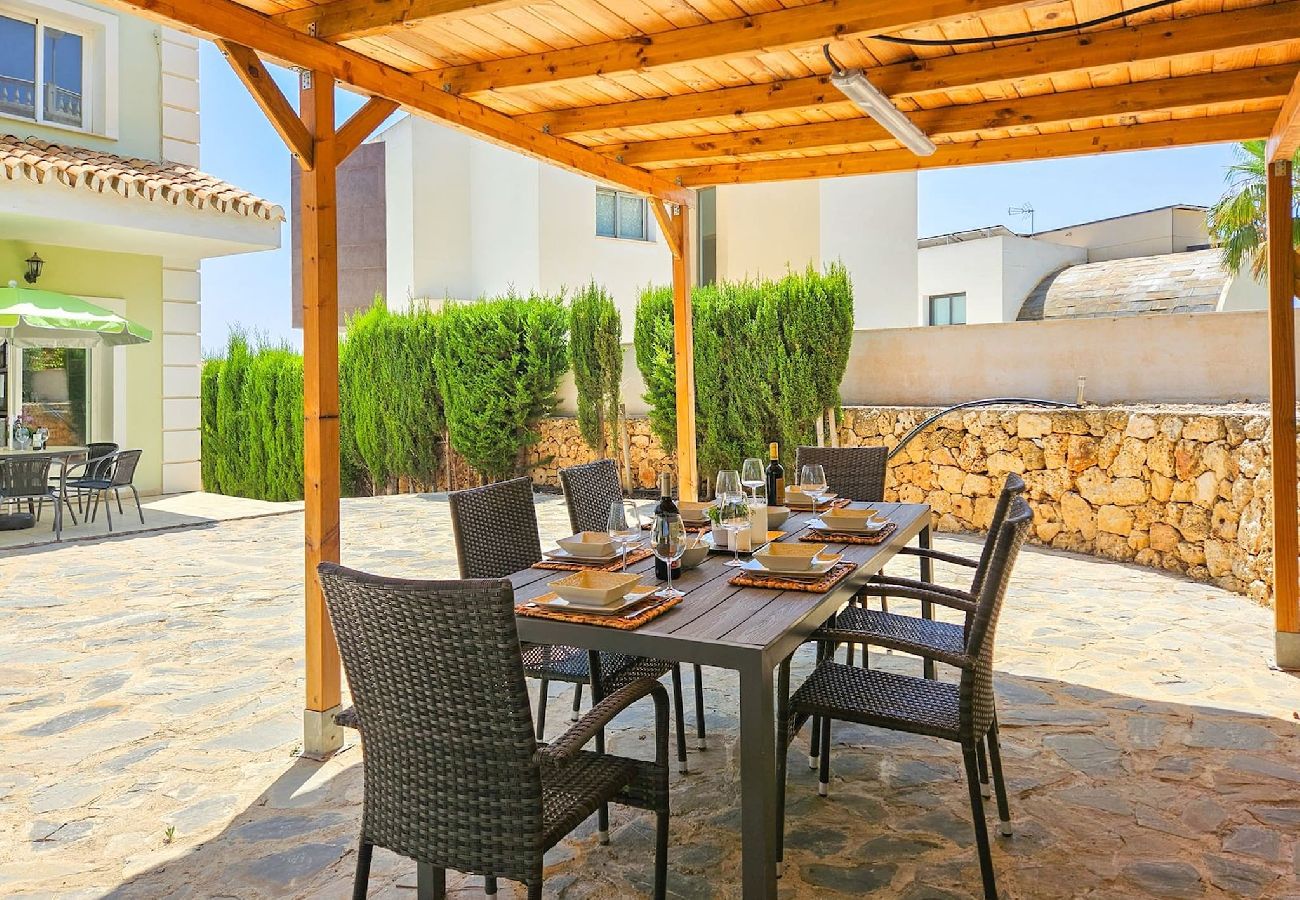 Villa en Mijas Costa - Hermosa villa de 5 dormitorios con piscina