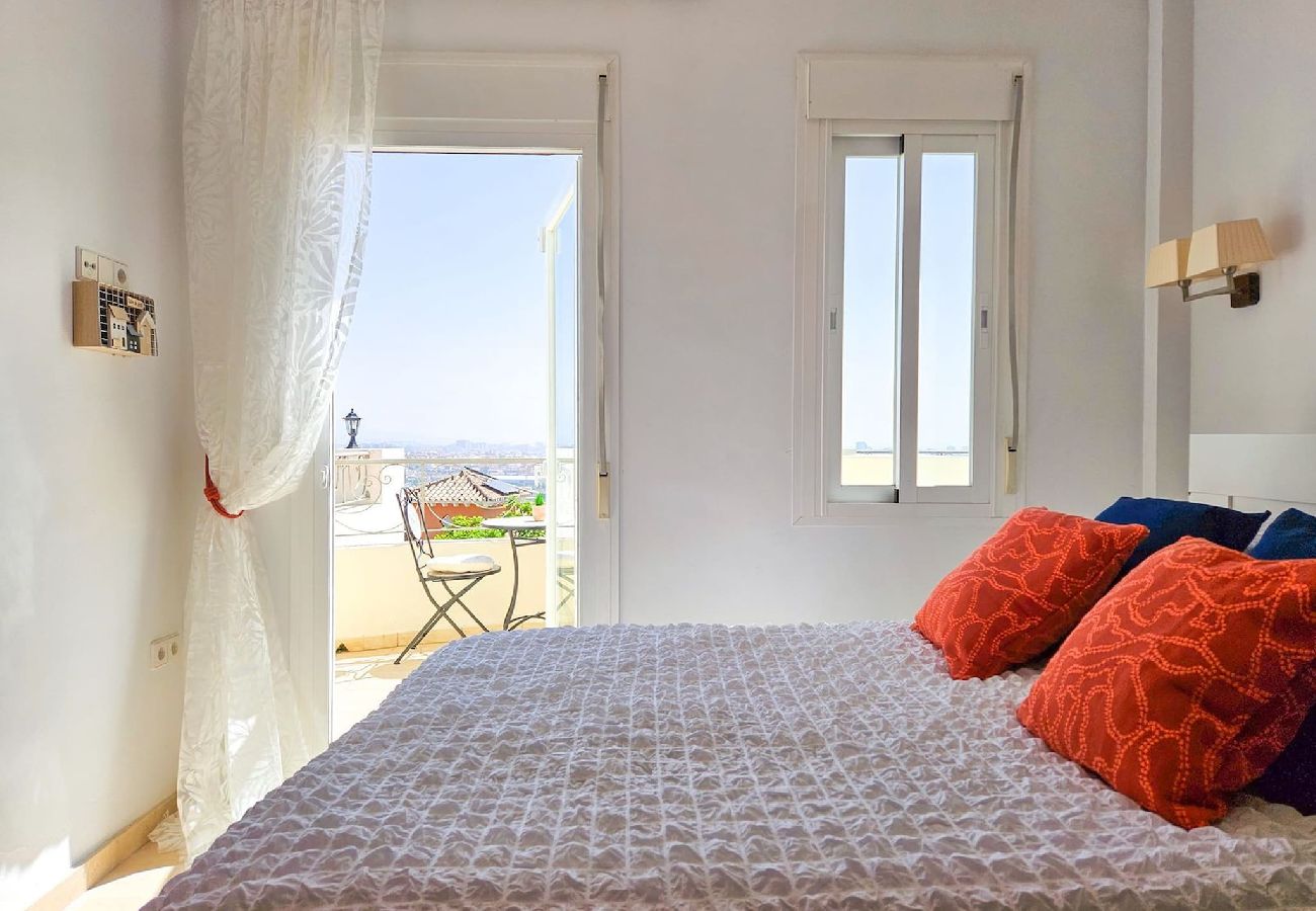 Villa en Mijas Costa - Hermosa villa de 5 dormitorios con piscina