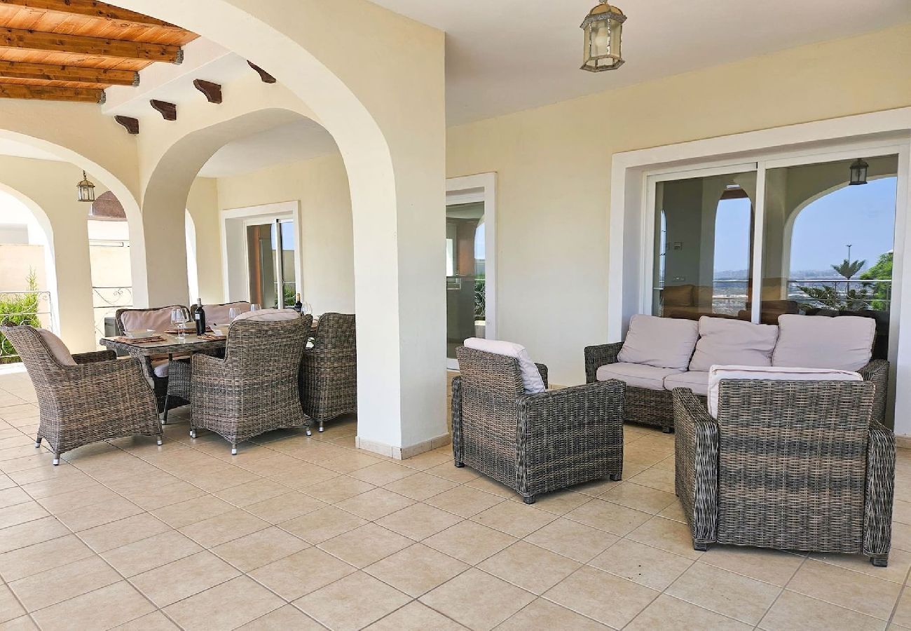 Villa en Mijas Costa - Hermosa villa de 5 dormitorios con piscina