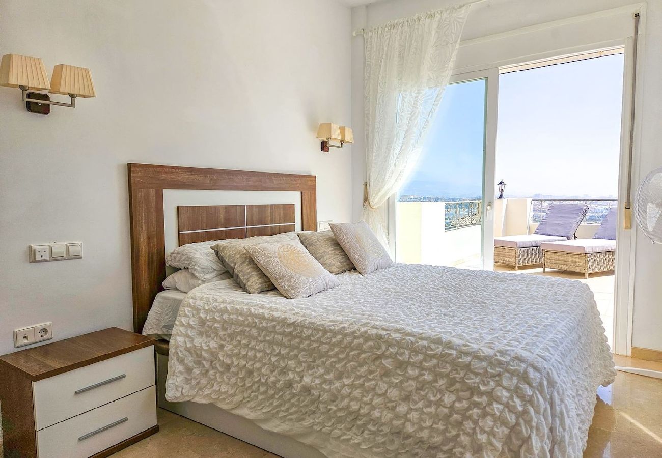 Villa en Mijas Costa - Hermosa villa de 5 dormitorios con piscina