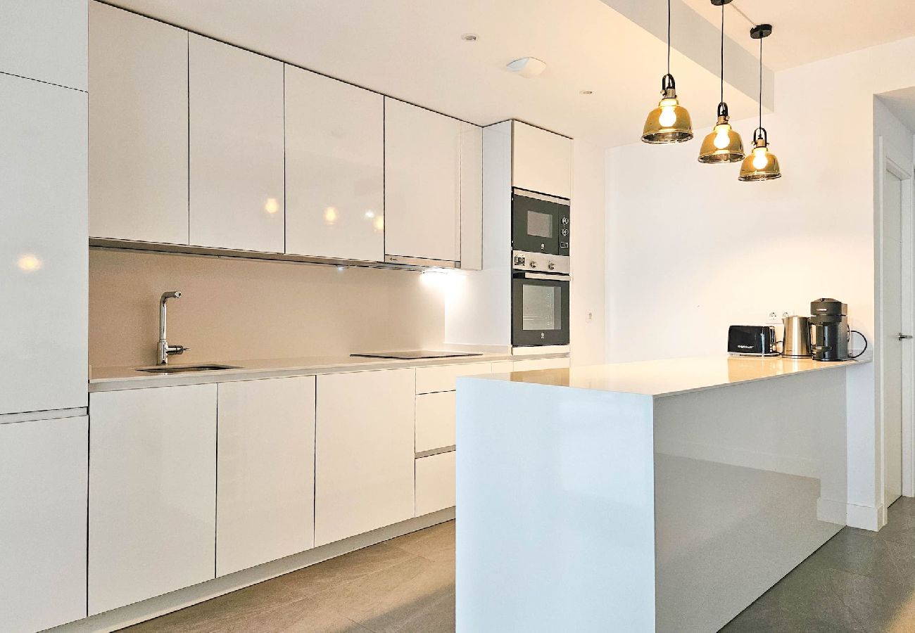 Apartamento en Manilva - Moderno apartamento de 3 habitaciones con increíbles instalaciones.