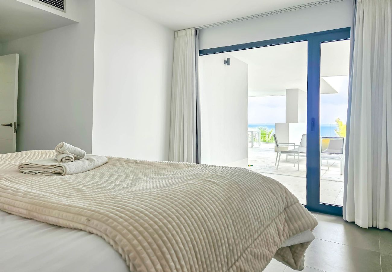 Apartamento en Manilva - Moderno apartamento de 3 habitaciones con increíbles instalaciones.