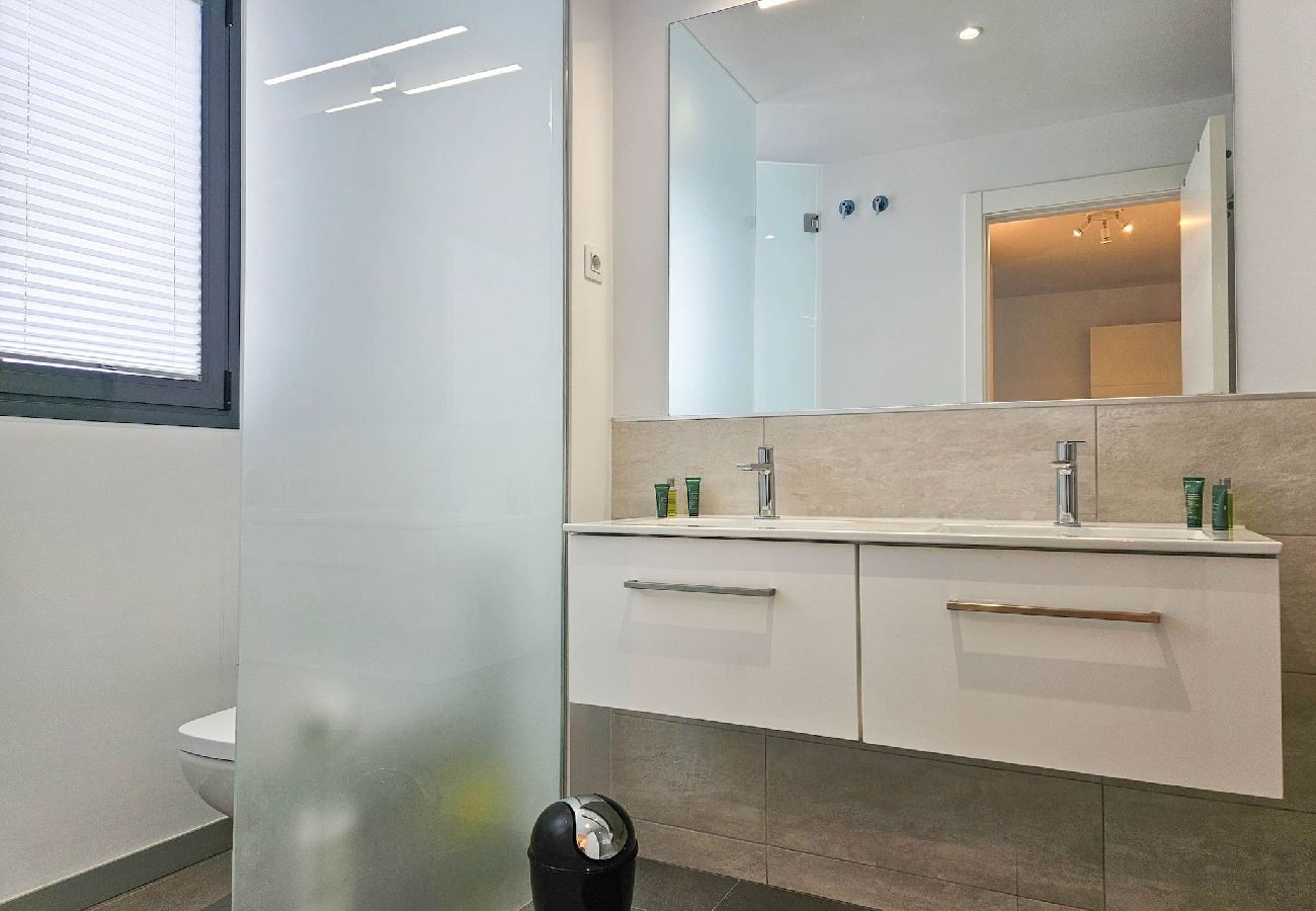Apartamento en Manilva - Moderno apartamento de 3 habitaciones con increíbles instalaciones.