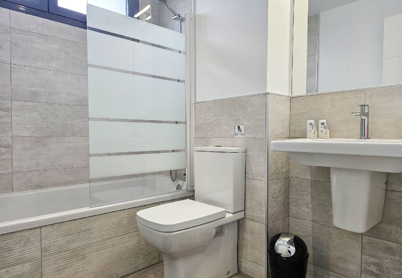 Apartamento en Manilva - Moderno apartamento de 3 habitaciones con increíbles instalaciones.