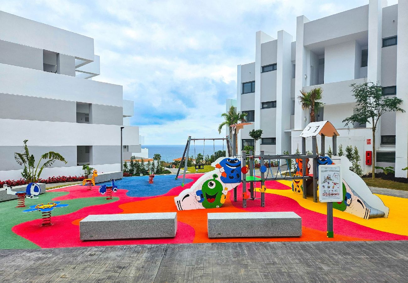 Apartamento en Manilva - Moderno apartamento de 3 habitaciones con increíbles instalaciones.