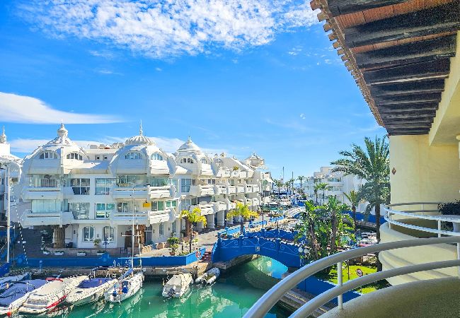 Apartamento en Benalmádena - Propiedad en primera línea de playa en el puerto deportivo de Benalmádena Apartamento en Benalmádena - Propiedad en primera línea de playa en el puerto deportivo de Benalmádena