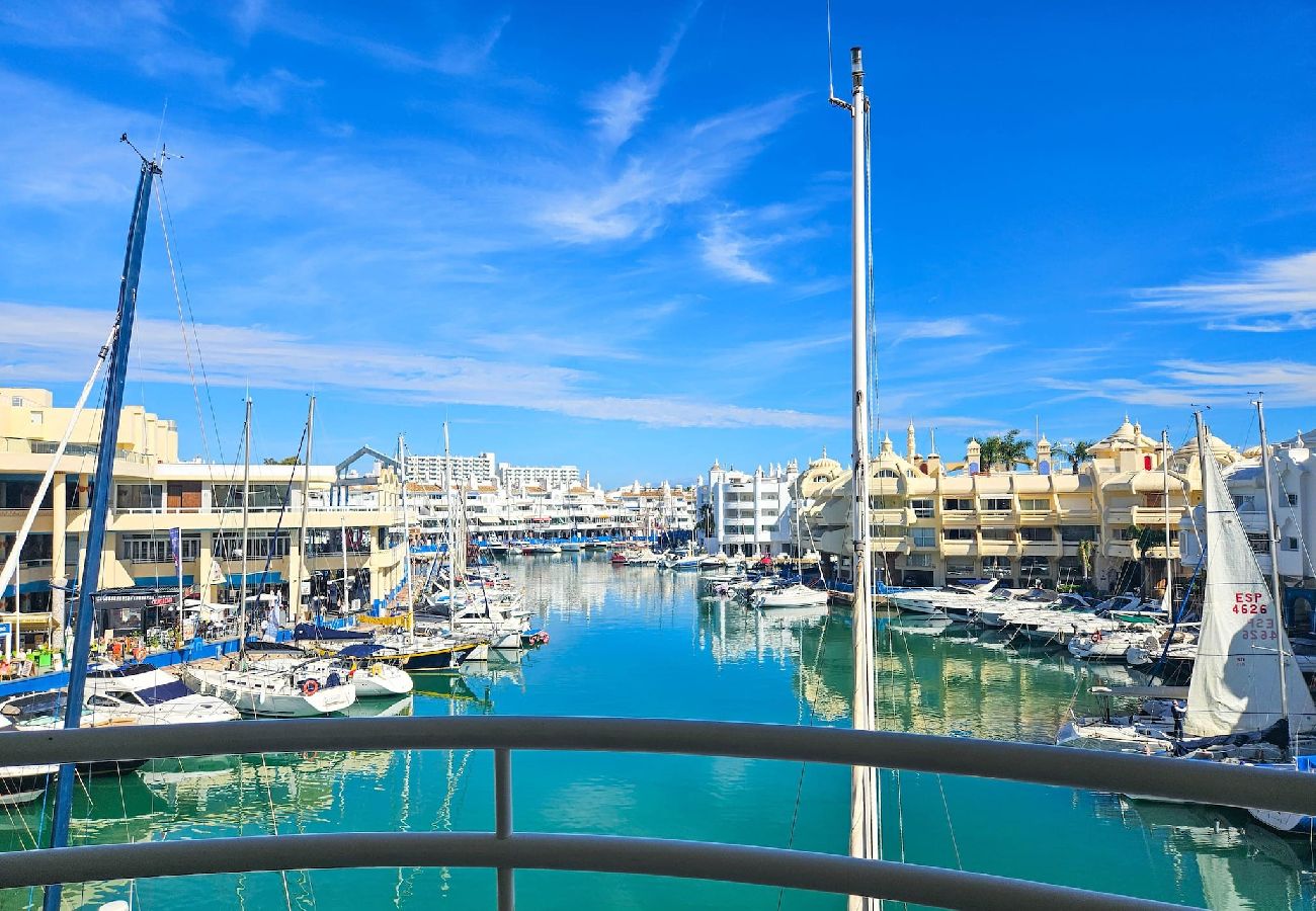 Apartamento en Benalmádena - Propiedad en primera línea de playa en el puerto deportivo de Benalmádena