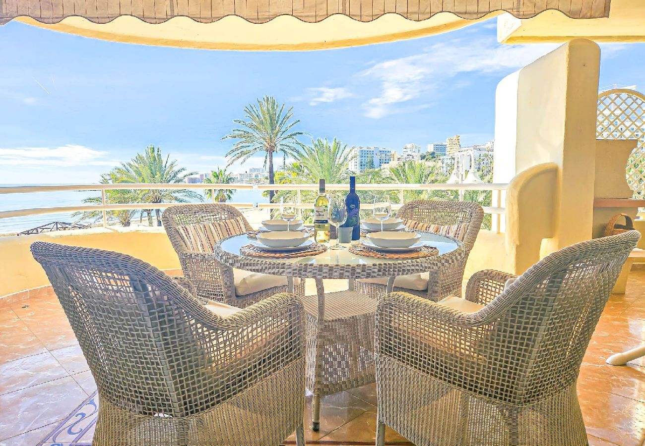 Apartamento en Benalmádena - Propiedad en primera línea de playa en el puerto deportivo de Benalmádena