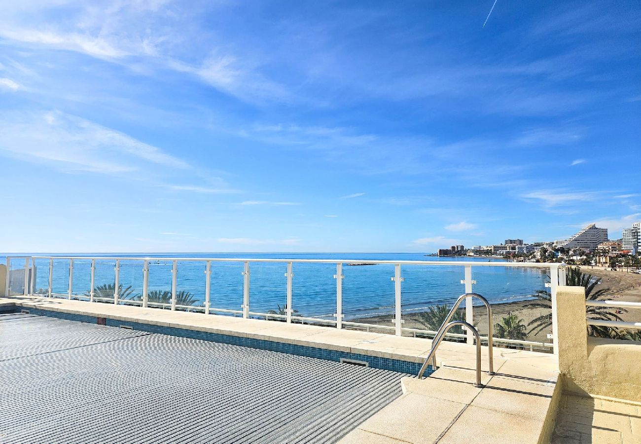 Apartamento en Benalmádena - Propiedad en primera línea de playa en el puerto deportivo de Benalmádena