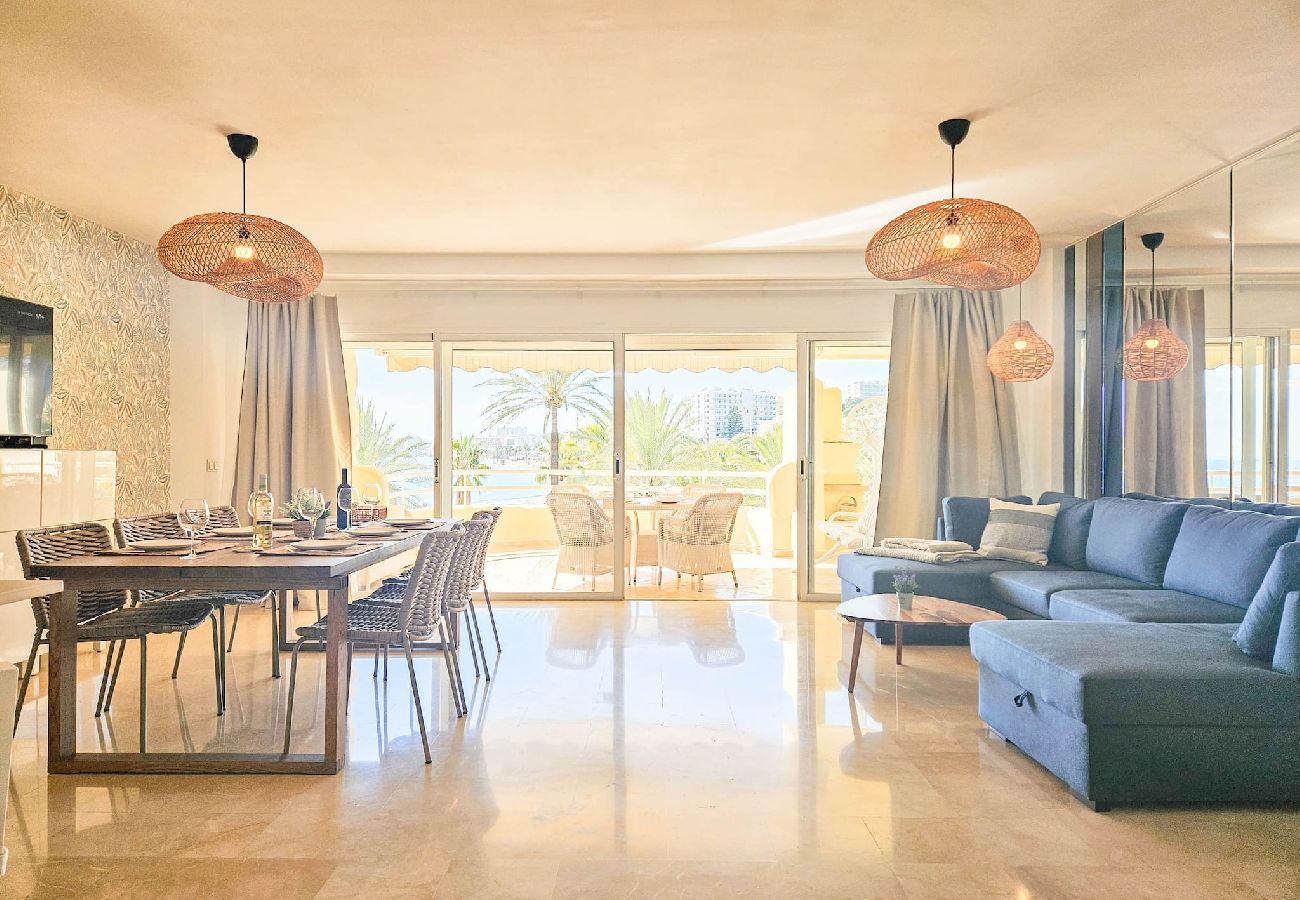 Apartamento en Benalmádena - Propiedad en primera línea de playa en el puerto deportivo de Benalmádena