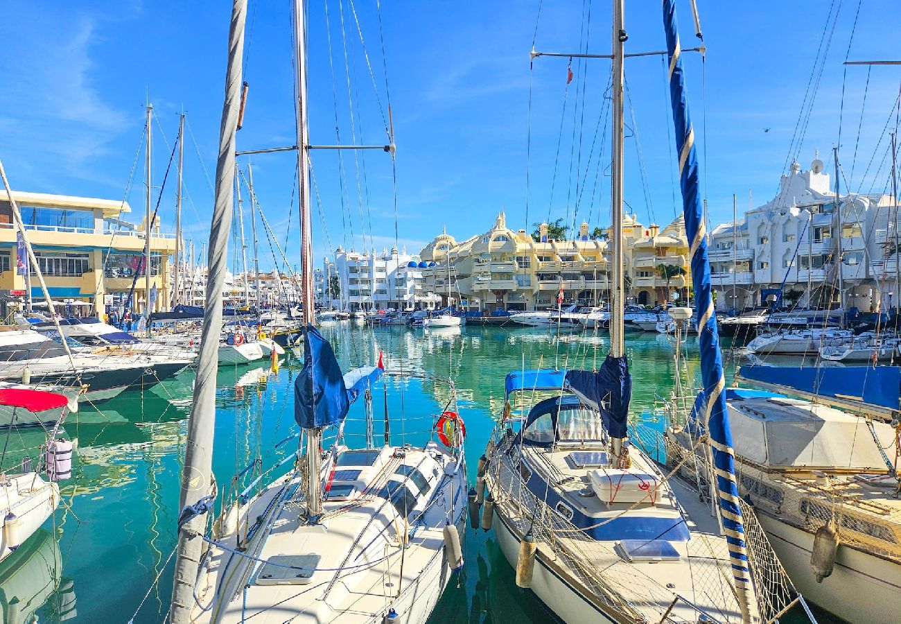 Apartamento en Benalmádena - Propiedad en primera línea de playa en el puerto deportivo de Benalmádena