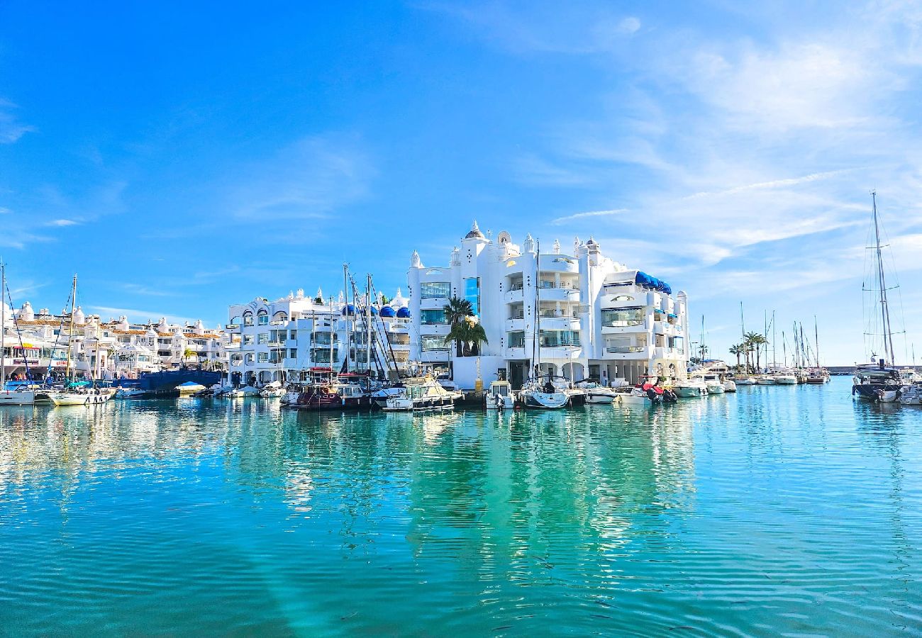 Apartamento en Benalmádena - Propiedad en primera línea de playa en el puerto deportivo de Benalmádena