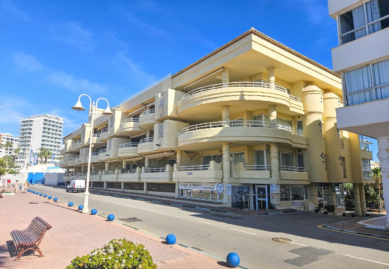 Apartamento en Benalmádena - Propiedad en primera línea de playa en el puerto deportivo de Benalmádena