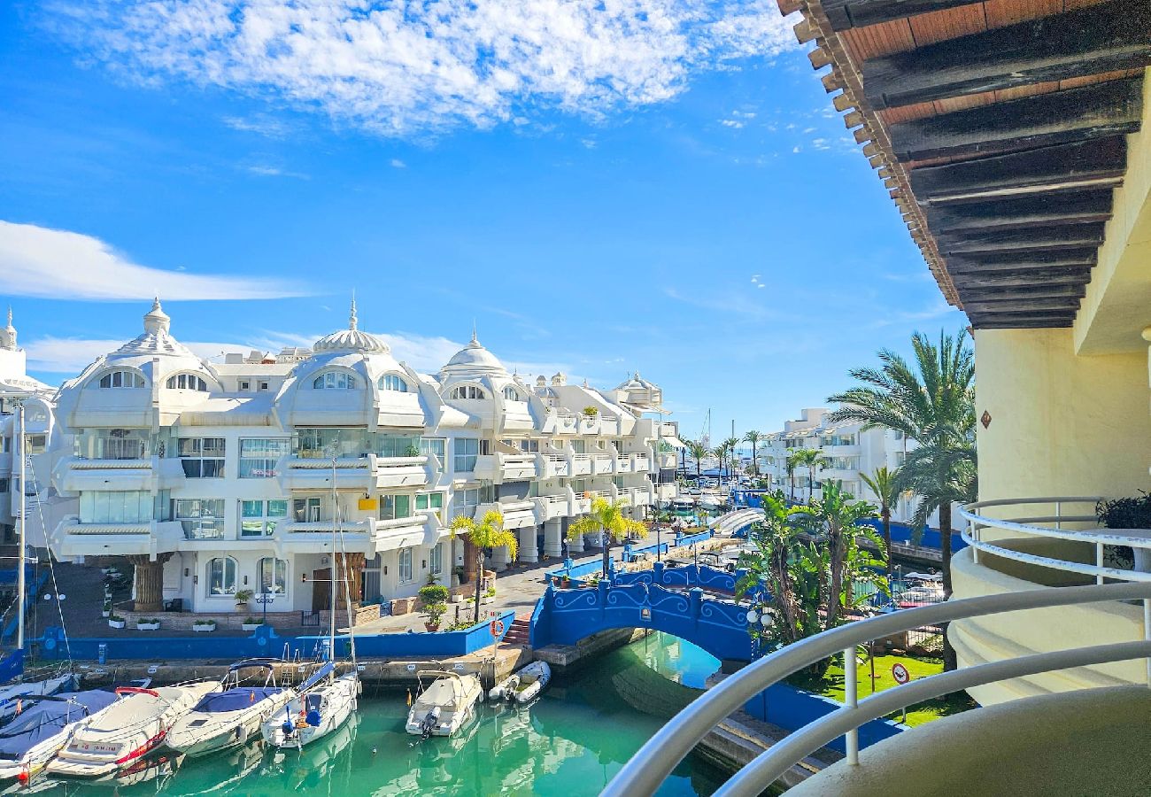 Apartamento en Benalmádena - Propiedad en primera línea de playa en el puerto deportivo de Benalmádena