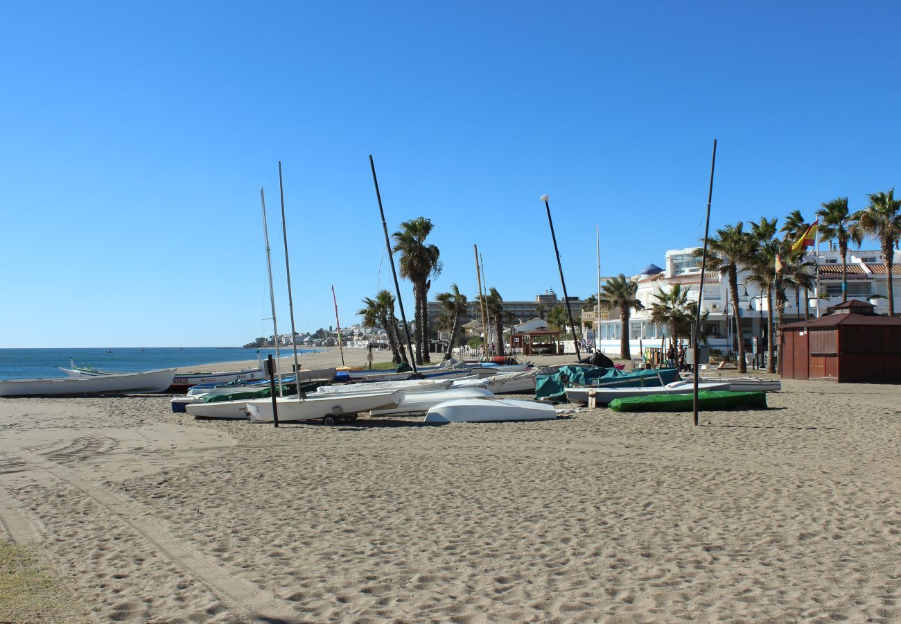 Apartamento en La Cala de Mijas - Lujoso ático de 4 dormitorios en Dream gardens, La Cala de Mijas con amplias terrazas que ofrecen jacuzzi y pequeña piscina.