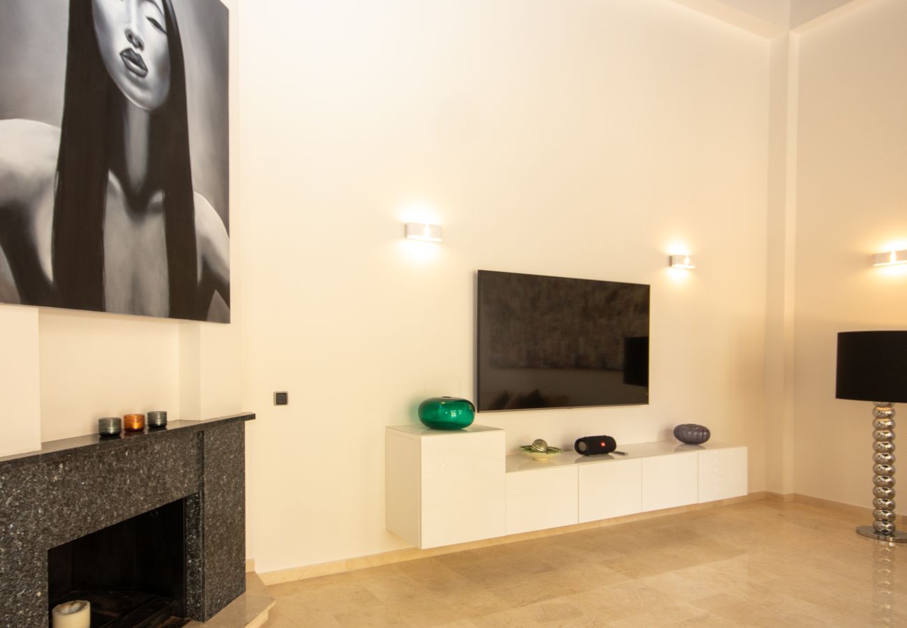 Casa adosada en Puerto Banus - Lujosa y moderna casa adosada de 4 dormitorios cerca de Puerto Banús con piscina privada