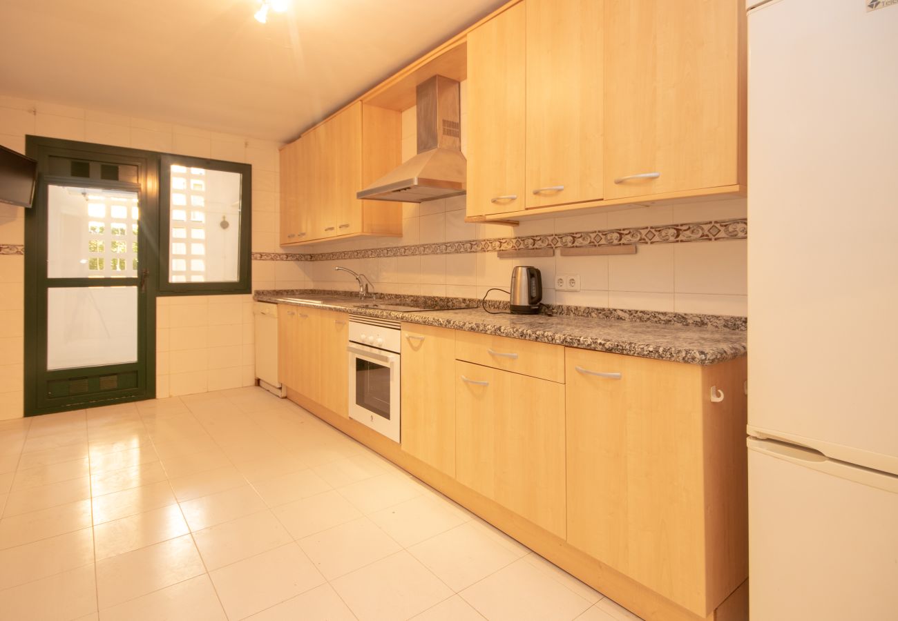 Apartamento en San Pedro de Alcántara - Apartamento de tres dormitorios en planta baja a poca distancia de todos los servicios