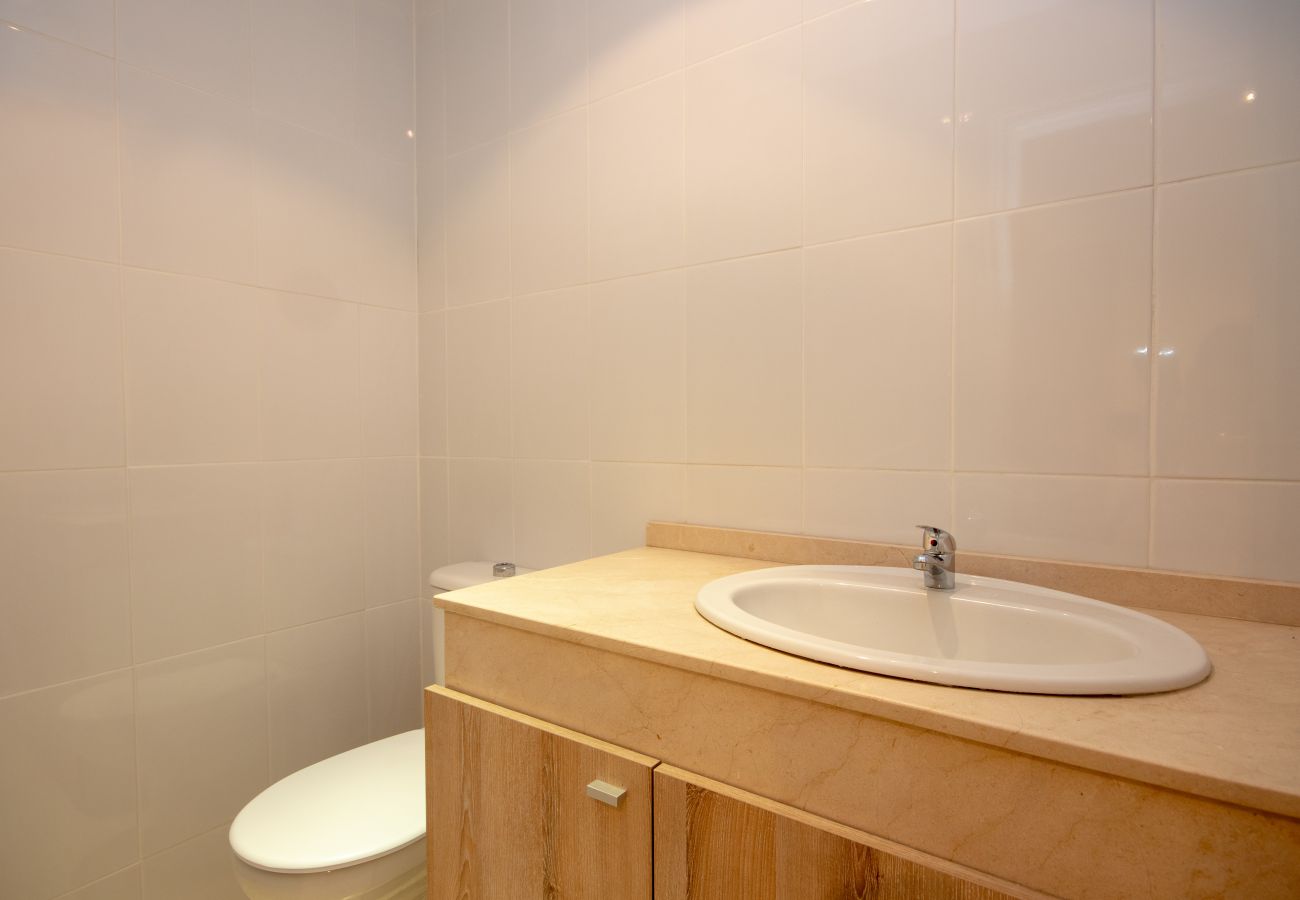 Apartamento en San Pedro de Alcántara - Apartamento de tres dormitorios en planta baja a poca distancia de todos los servicios